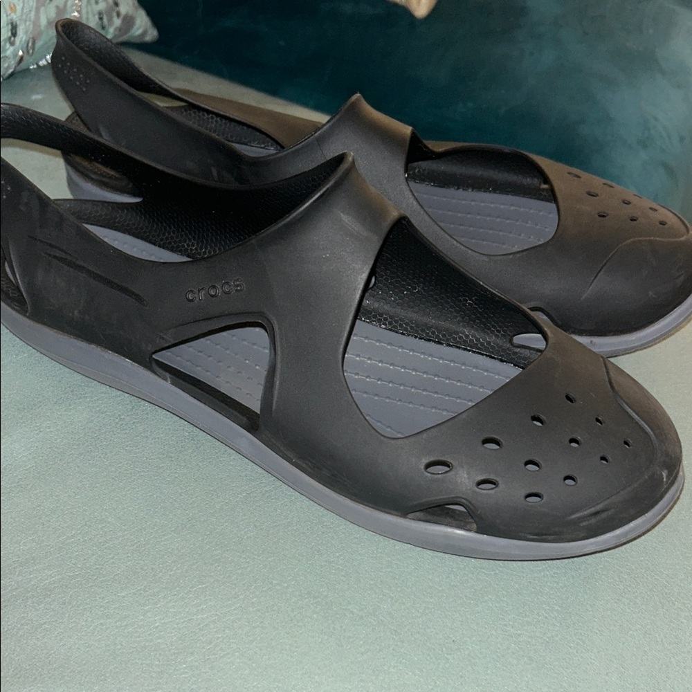 CROCS Black Open-Toe Sandals